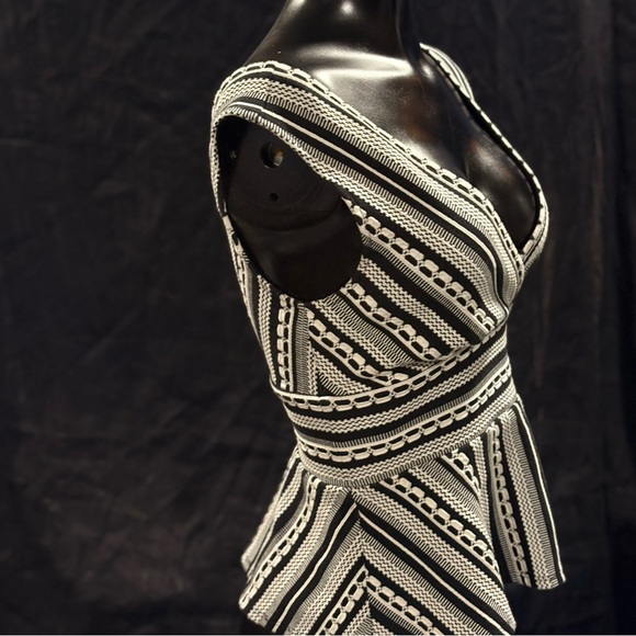 2/$20 Anthropologie Black and White Patterned Blouse - Picture 4 of 7